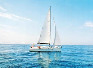 Как вы яхту назовете, так она и поплывет!