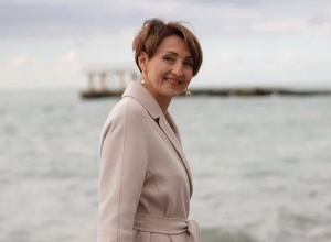 Поздравляем Елену!