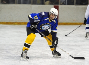 В хоккей играют настоящие мужчины!